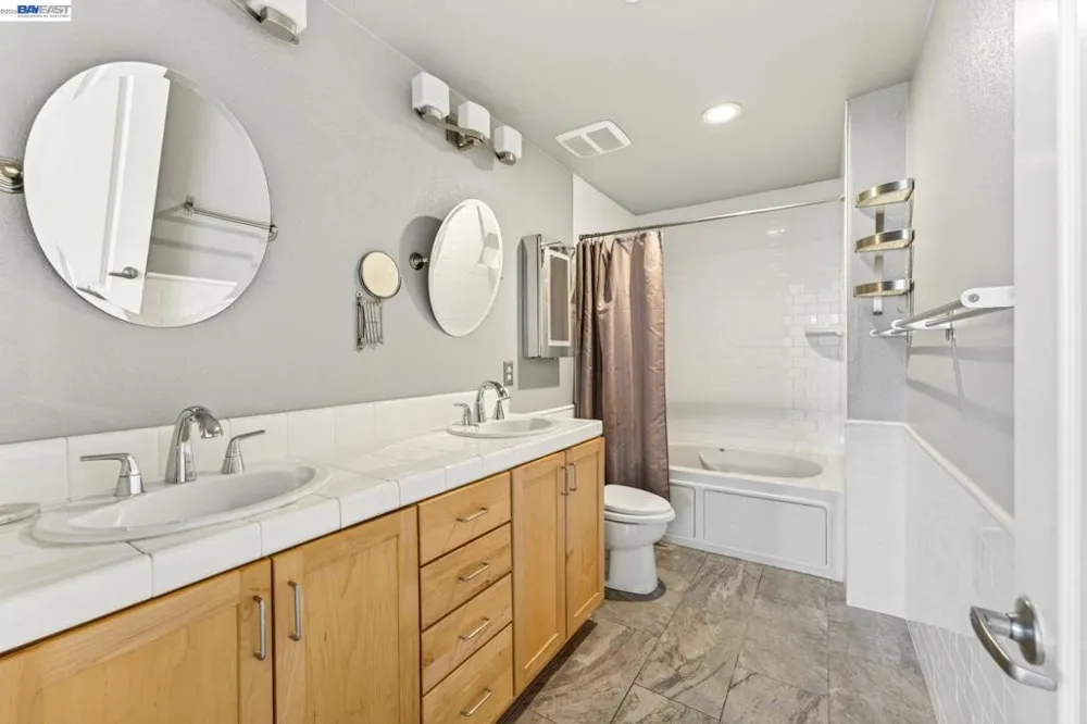 655 Veranda Cir Hayward, CA 94541