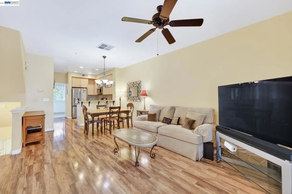 655 Veranda Cir Hayward, CA 94541