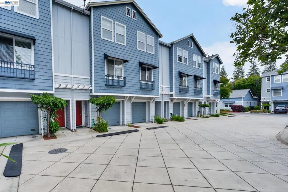 655 Veranda Cir Hayward, CA 94541