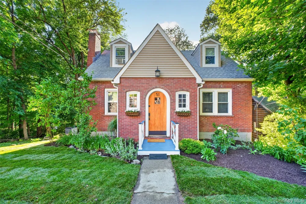 51 Lake Drive Lake Peekskill, NY 10537