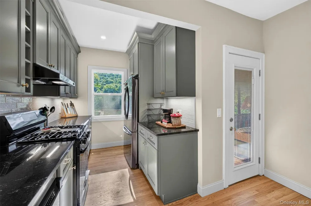 51 Lake Drive Lake Peekskill, NY 10537