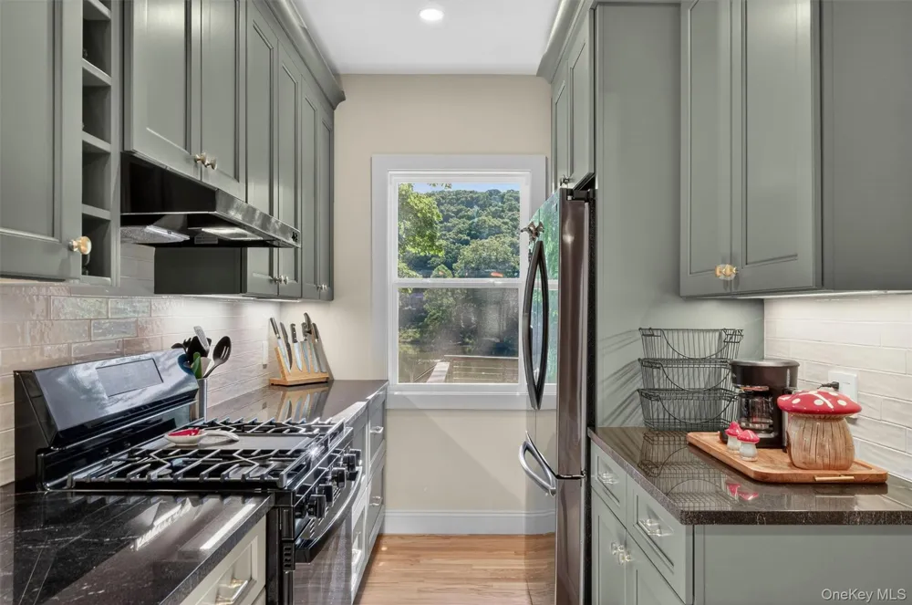 51 Lake Drive Lake Peekskill, NY 10537