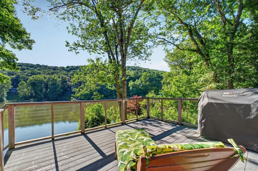 51 Lake Drive Lake Peekskill, NY 10537