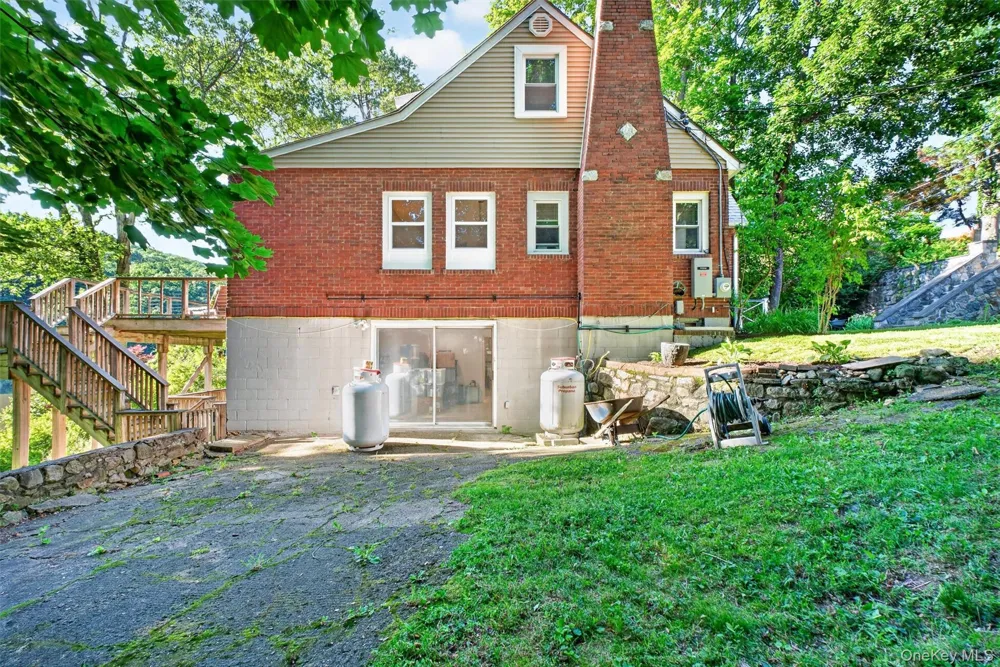 51 Lake Drive Lake Peekskill, NY 10537