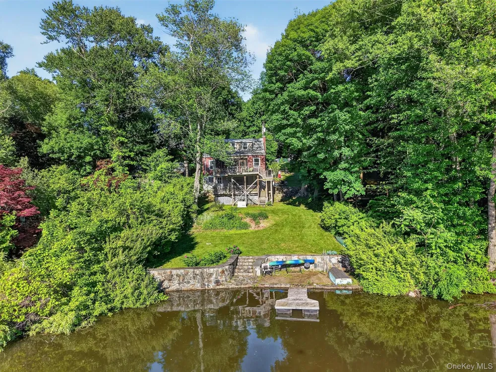 51 Lake Drive Lake Peekskill, NY 10537