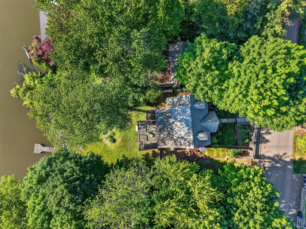 51 Lake Drive Lake Peekskill, NY 10537