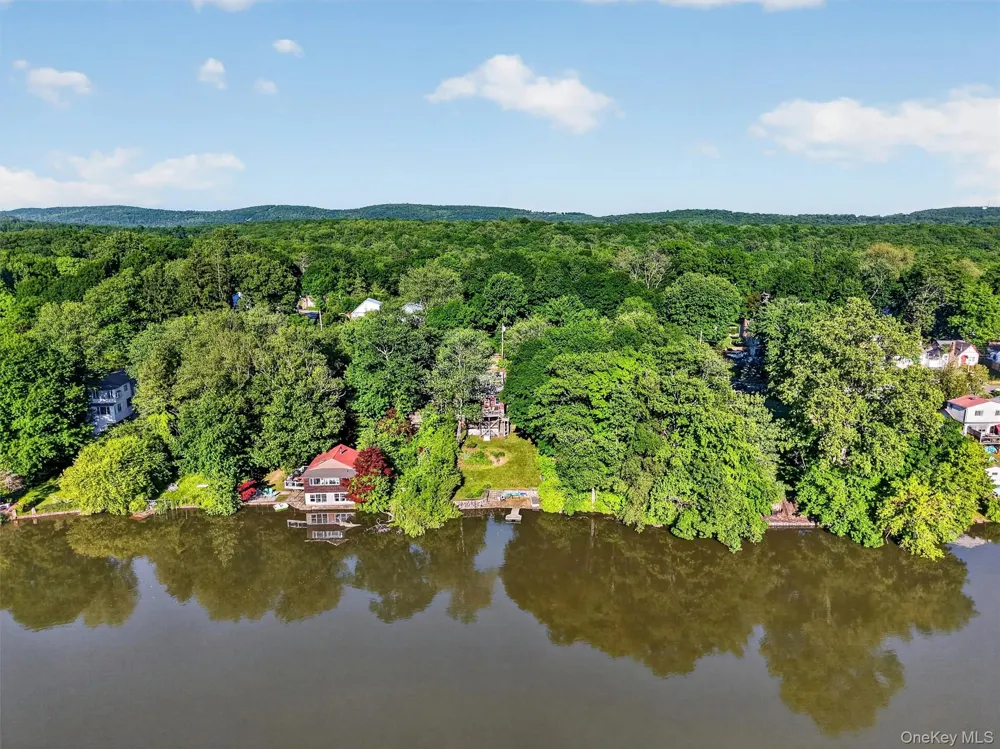 51 Lake Drive Lake Peekskill, NY 10537