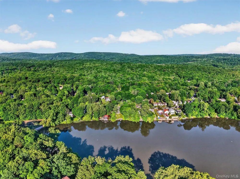 51 Lake Drive Lake Peekskill, NY 10537