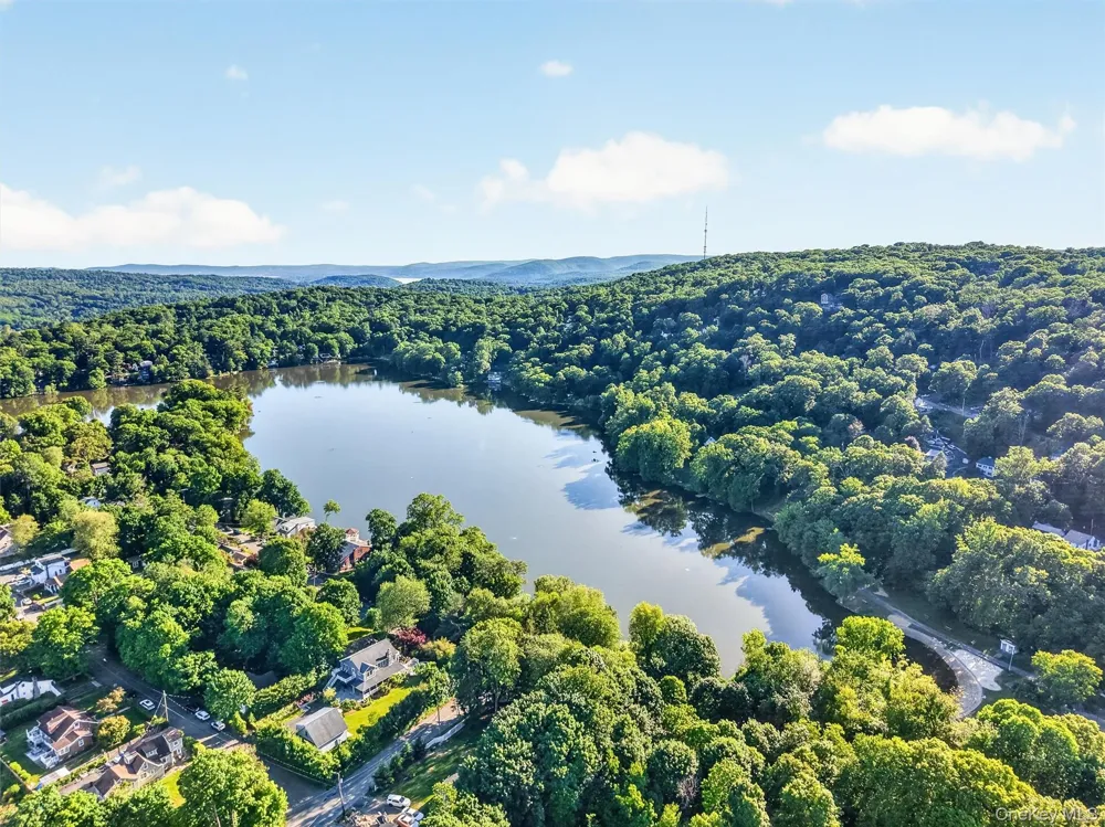 51 Lake Drive Lake Peekskill, NY 10537
