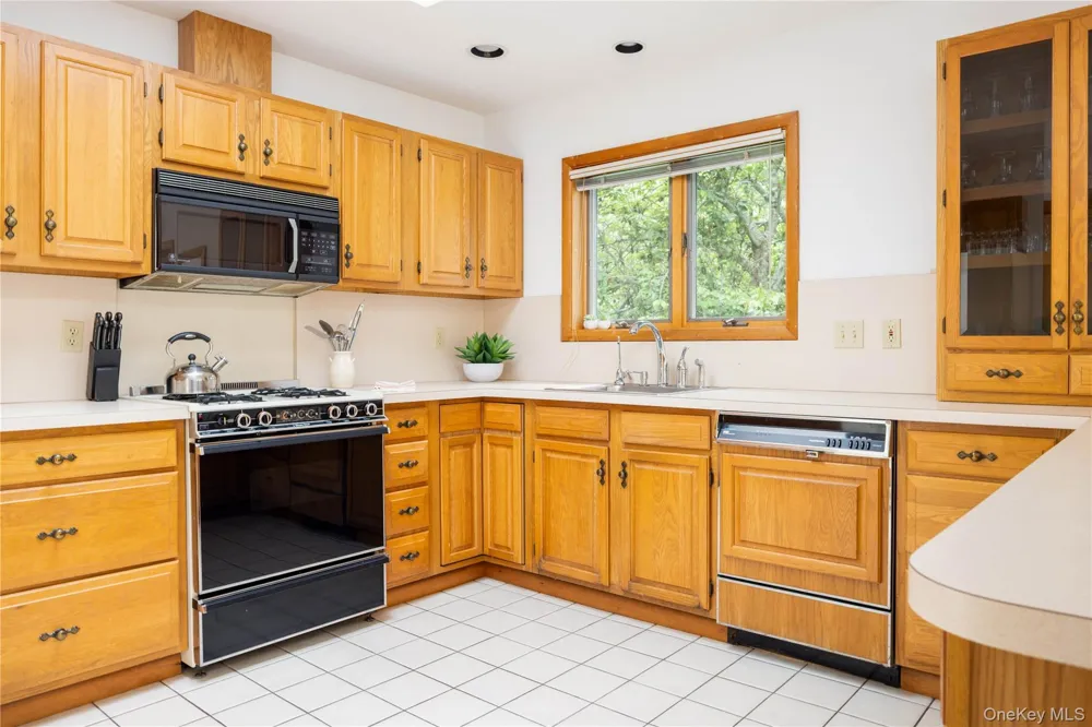 100 Bayberry Lane Southold, NY 11971