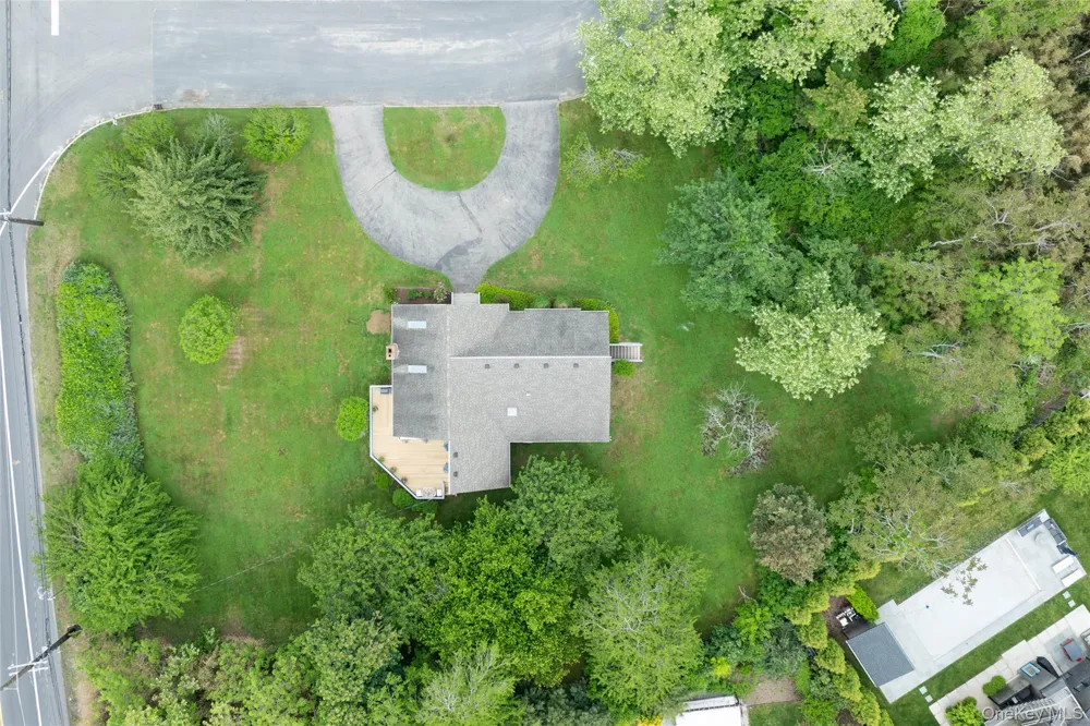 100 Bayberry Lane Southold, NY 11971