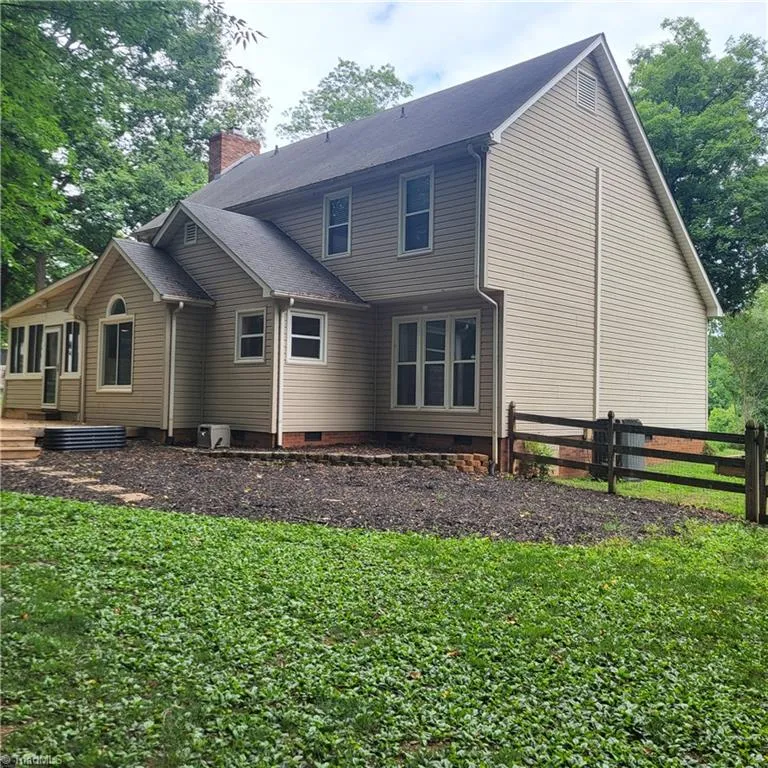 1302 Chickasha Drive Lewisville, NC 27023