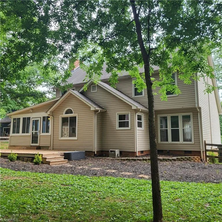 1302 Chickasha Drive Lewisville, NC 27023