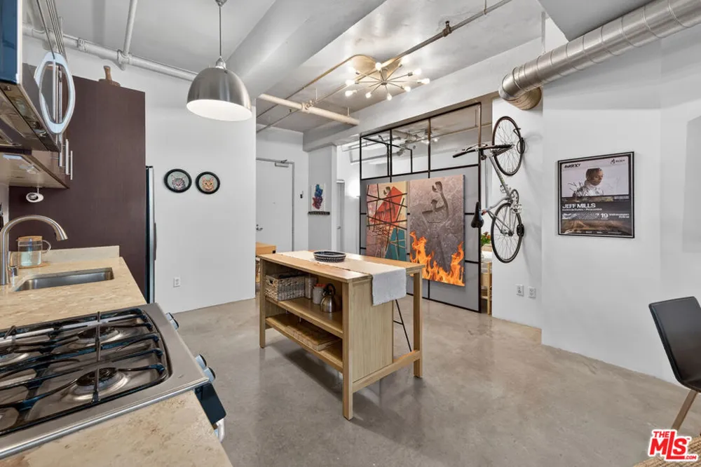 849 S Broadway #203 Los Angeles, CA 90014