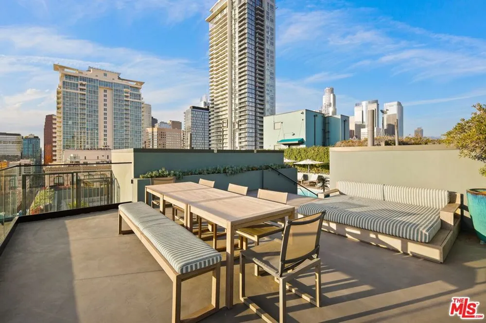 849 S Broadway #203 Los Angeles, CA 90014