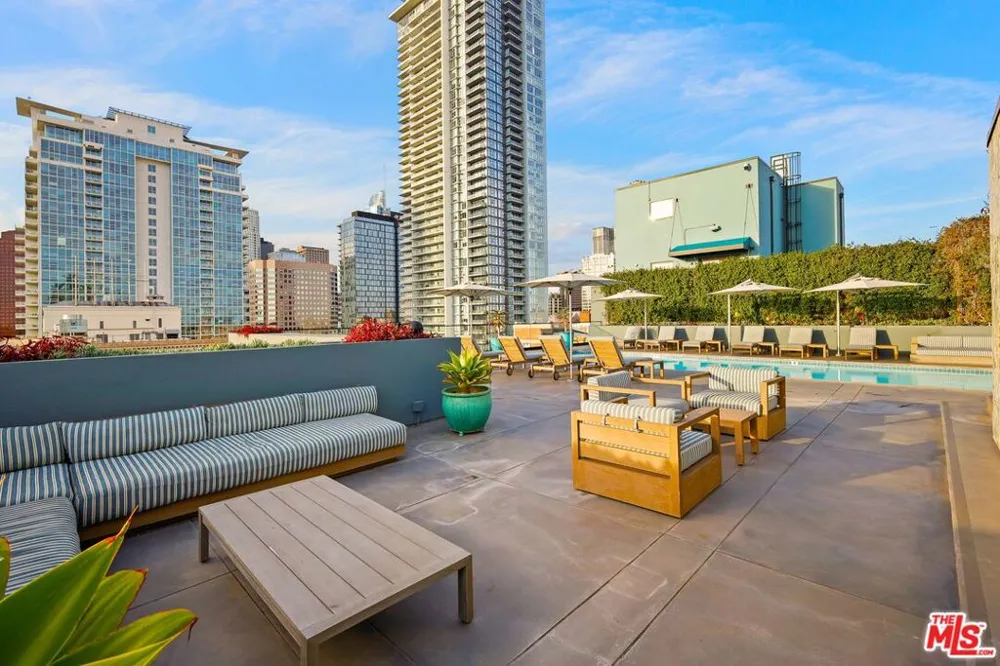 849 S Broadway #203 Los Angeles, CA 90014
