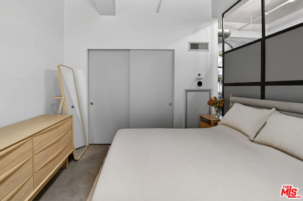 849 S Broadway #203 Los Angeles, CA 90014