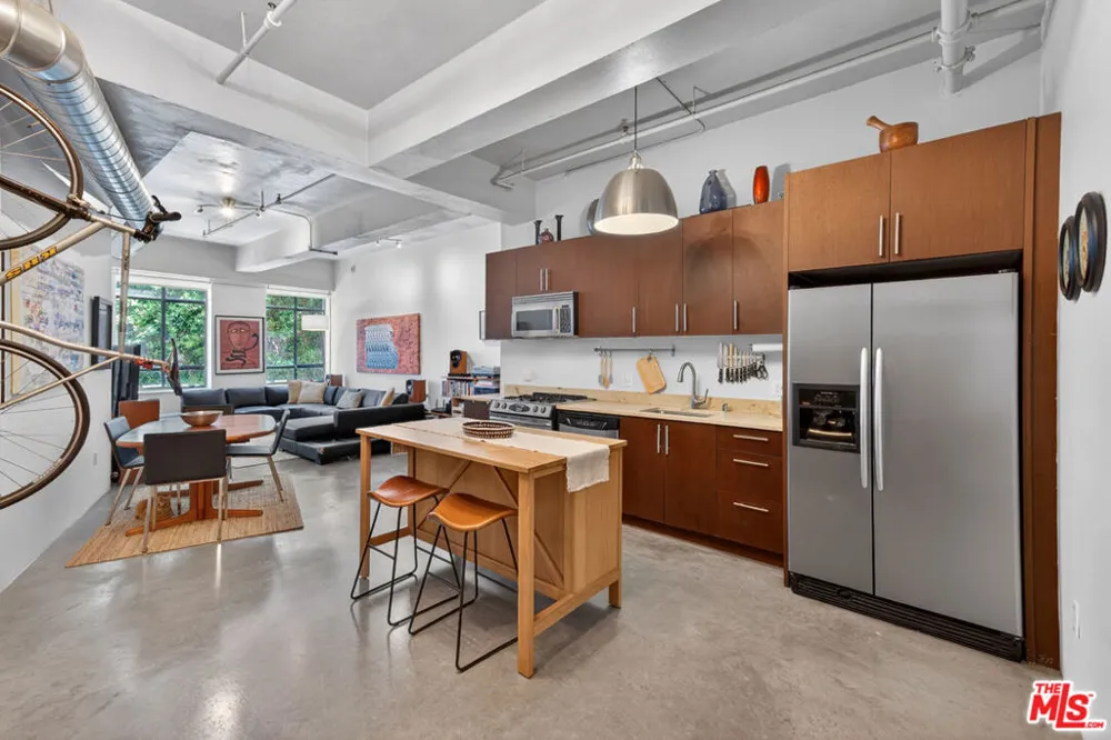 849 S Broadway #203 Los Angeles, CA 90014