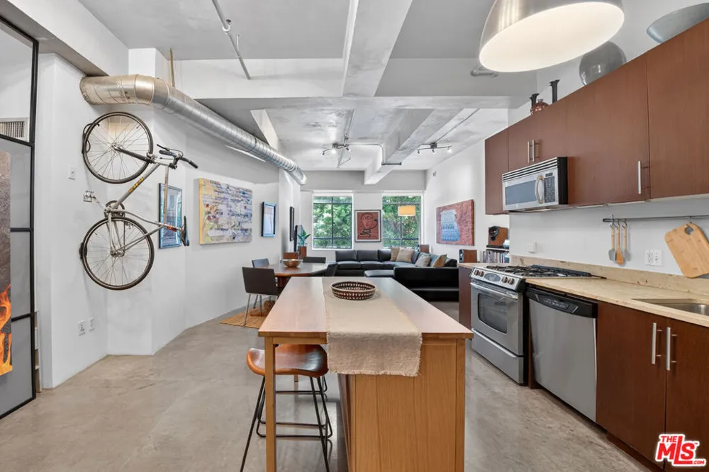 849 S Broadway #203 Los Angeles, CA 90014