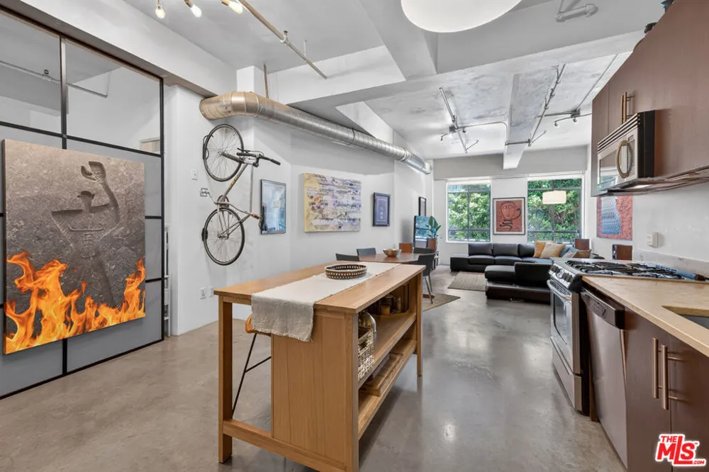 849 S Broadway #203 Los Angeles, CA 90014