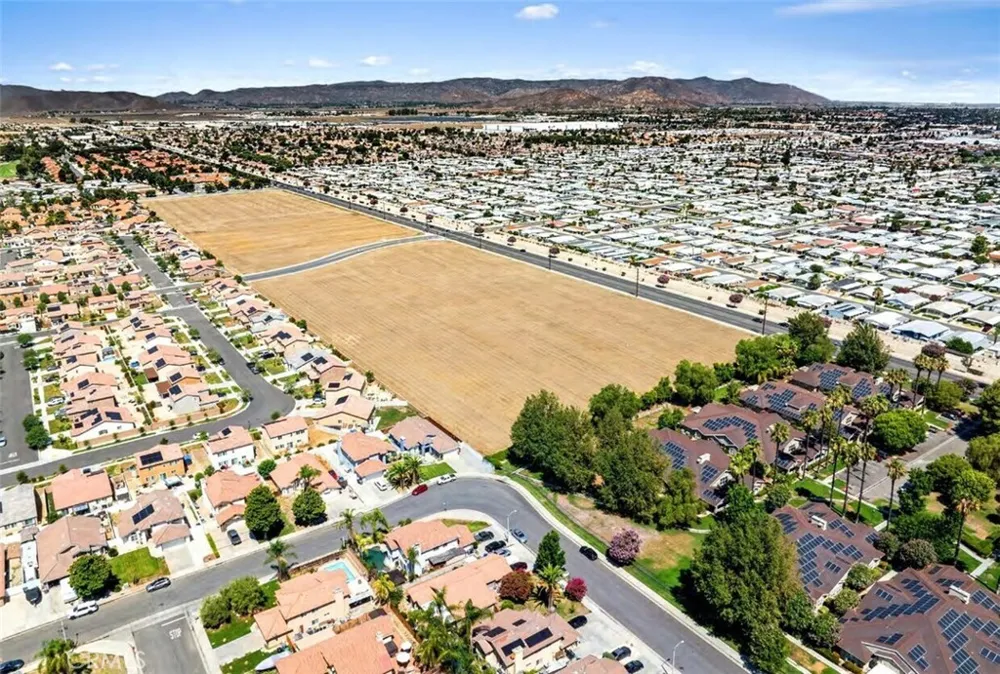1 Stetson Hemet, CA 92543