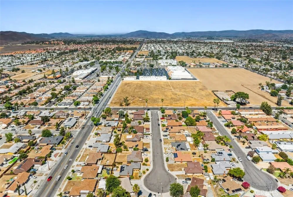 1 Stetson Hemet, CA 92543