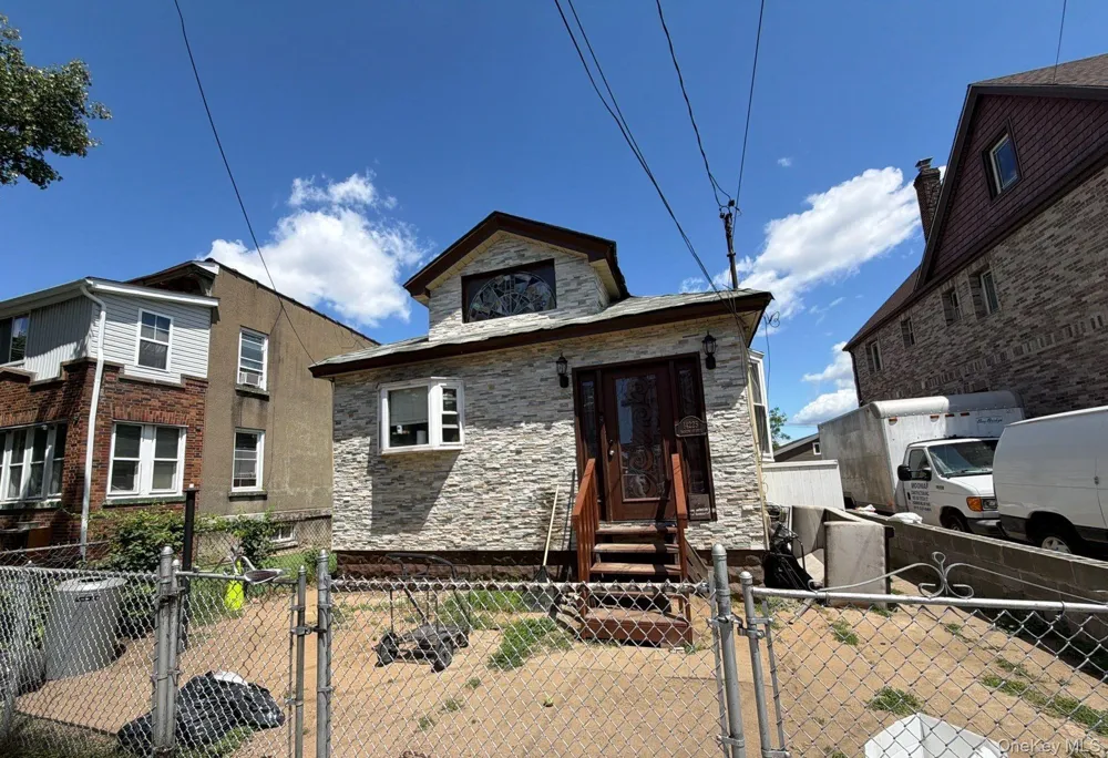 142-25 Bascom Avenue South Ozone Park, NY 11436