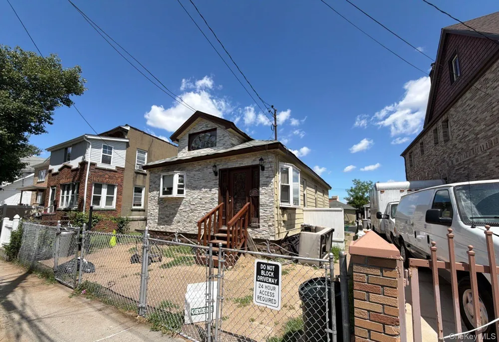 142-25 Bascom Avenue South Ozone Park, NY 11436