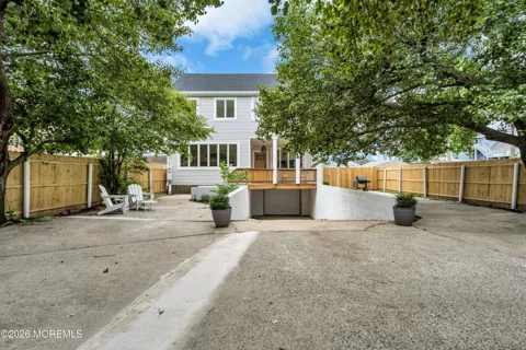 306 E 7th Avenue