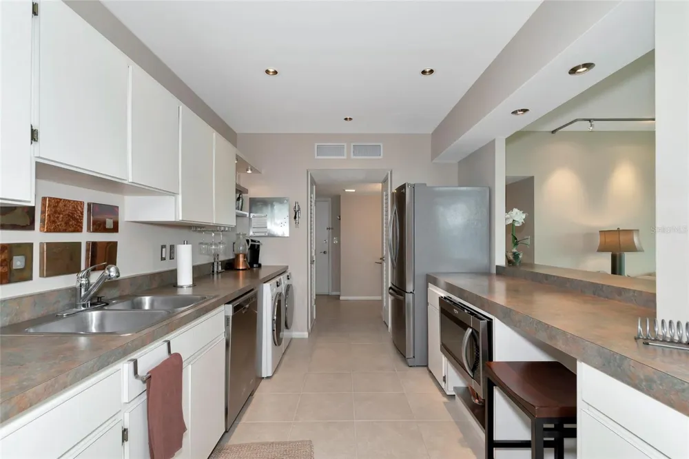 1111 GULFSTREAM AVE #1A AVENUE #1A Sarasota, FL 34236
