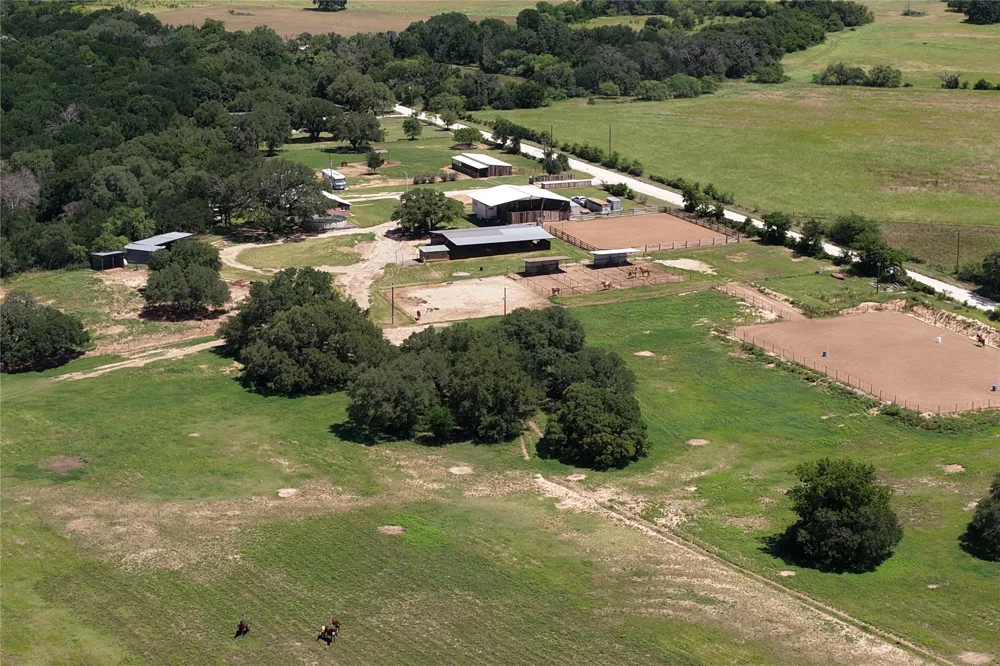 3900 County Road 304a Comanche, TX 76442