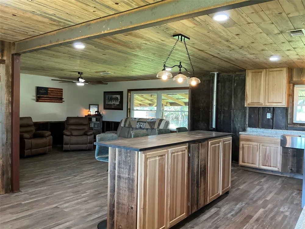 3900 County Road 304a Comanche, TX 76442
