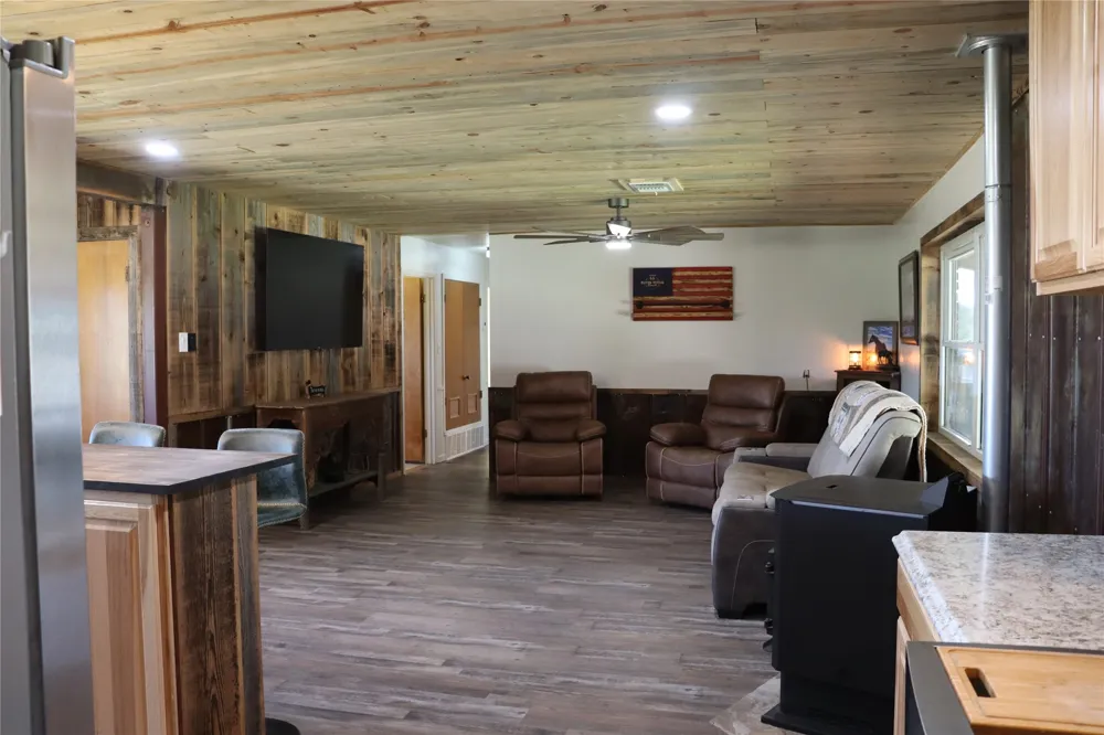 3900 County Road 304a Comanche, TX 76442