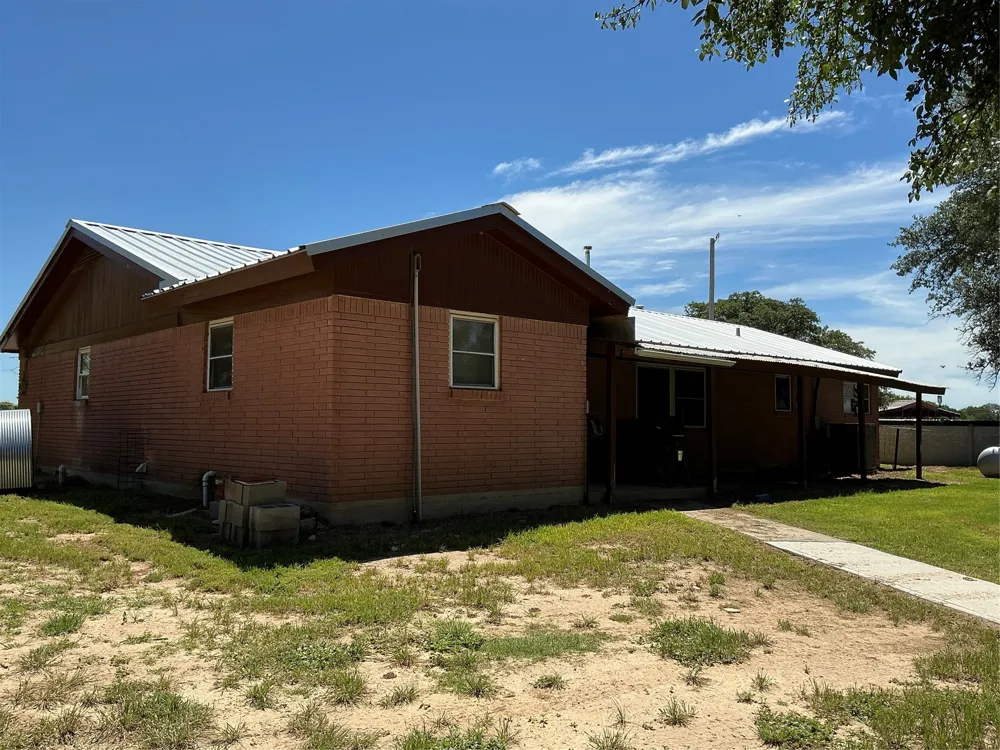 3900 County Road 304a Comanche, TX 76442