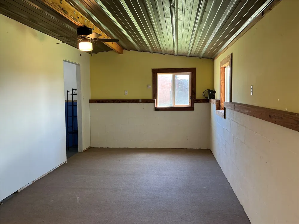 3900 County Road 304a Comanche, TX 76442