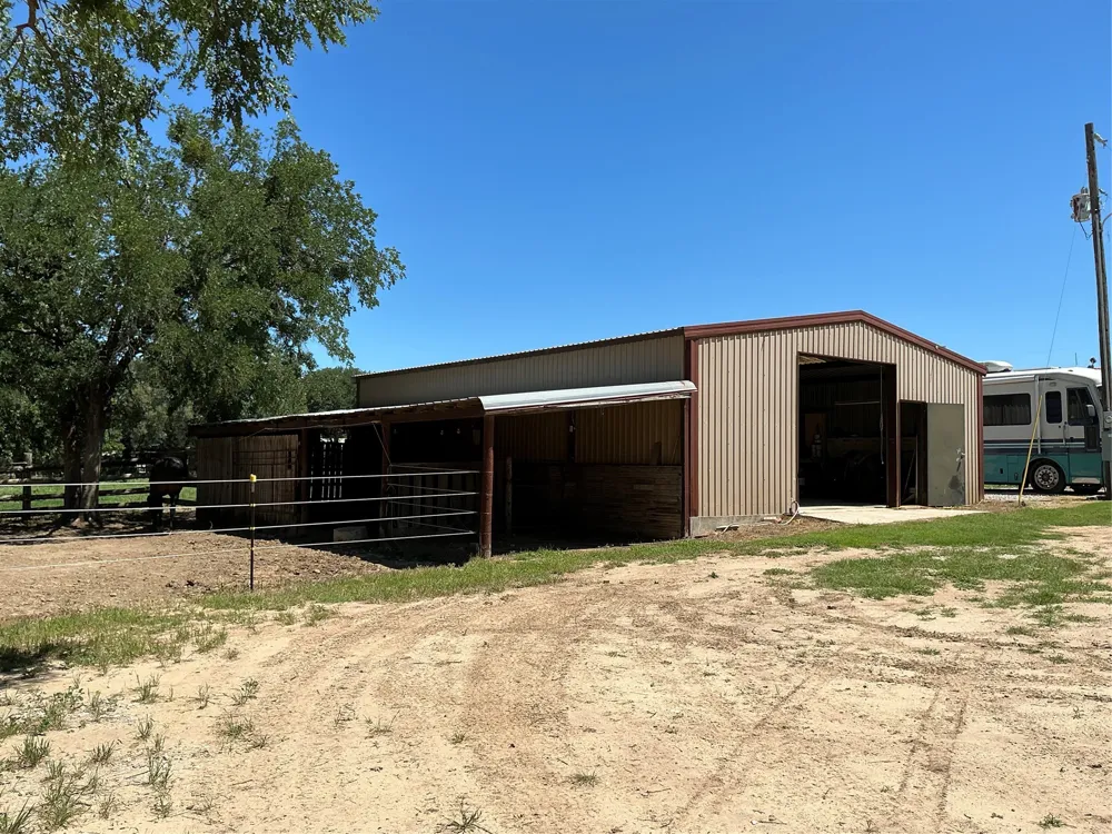 3900 County Road 304a Comanche, TX 76442