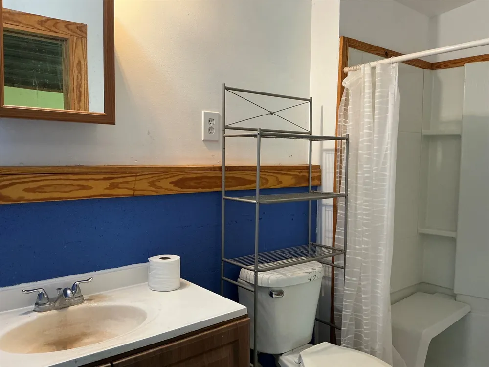 3900 County Road 304a Comanche, TX 76442
