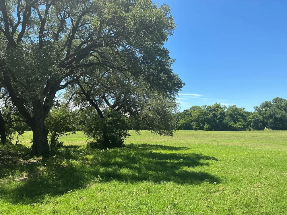 3900 County Road 304a Comanche, TX 76442
