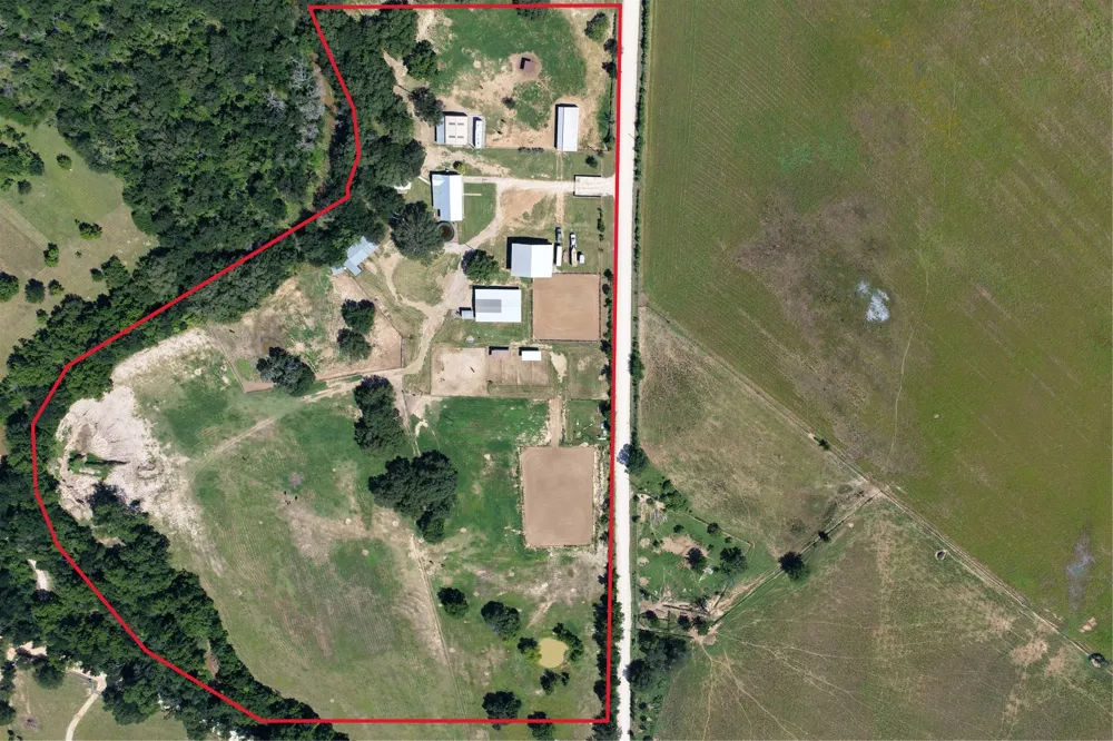 3900 County Road 304a Comanche, TX 76442