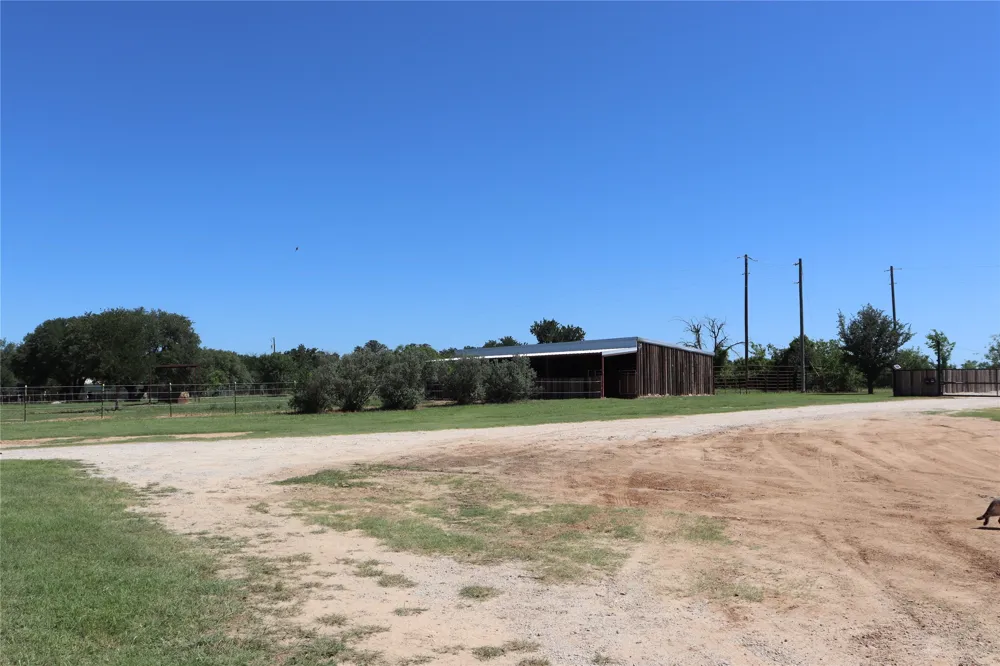 3900 County Road 304a Comanche, TX 76442