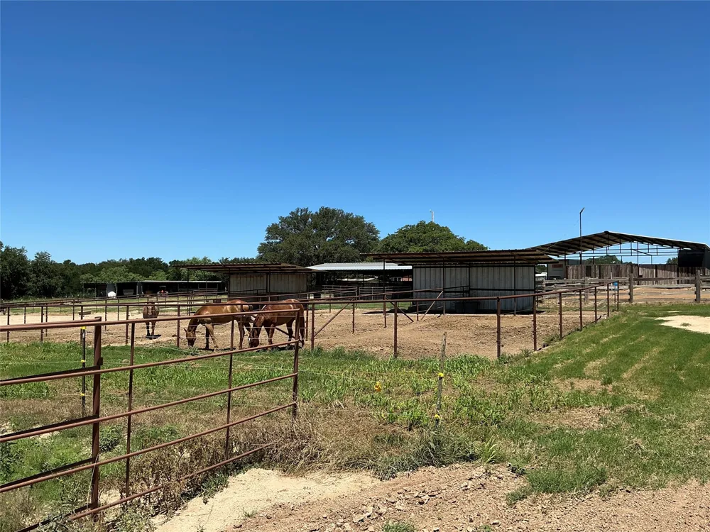3900 County Road 304a Comanche, TX 76442