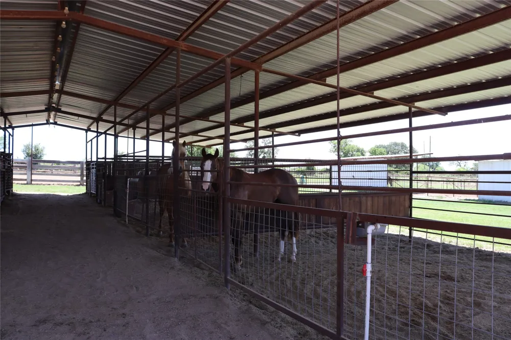 3900 County Road 304a Comanche, TX 76442