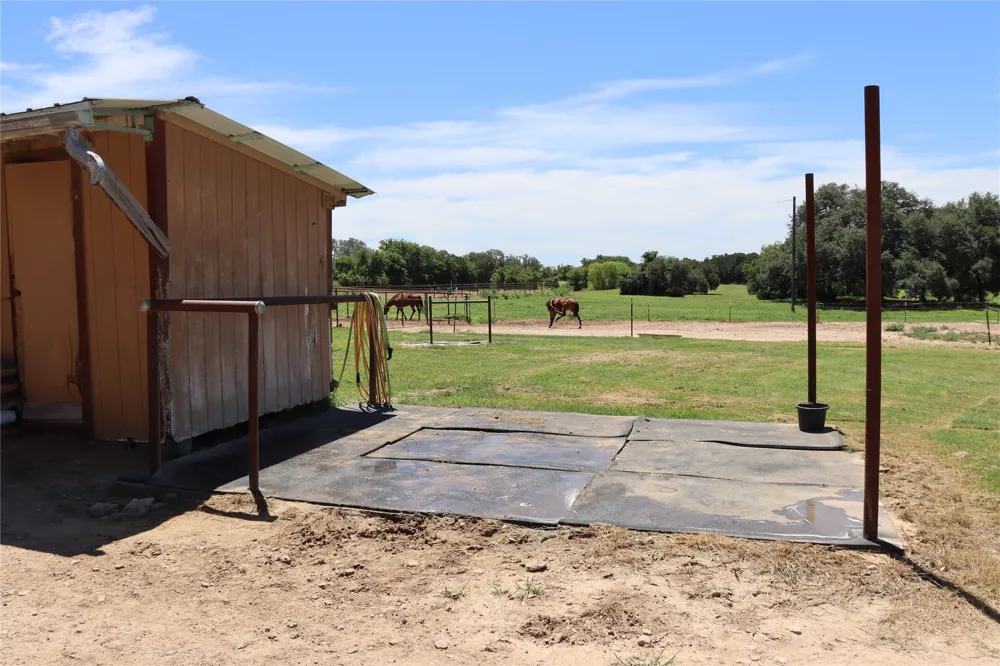 3900 County Road 304a Comanche, TX 76442