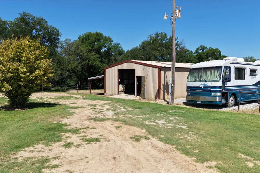 3900 County Road 304a Comanche, TX 76442