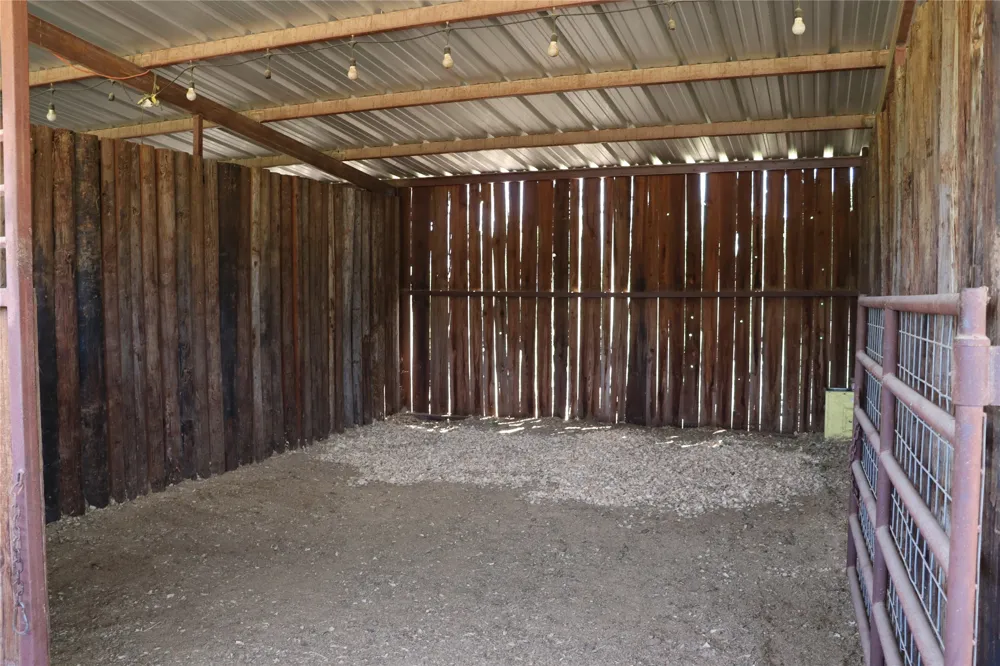 3900 County Road 304a Comanche, TX 76442