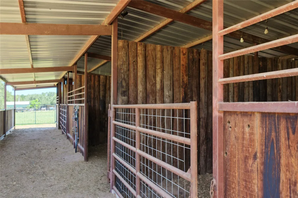 3900 County Road 304a Comanche, TX 76442