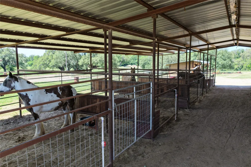3900 County Road 304a Comanche, TX 76442