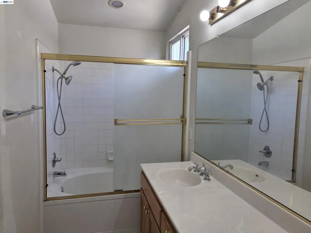 378 Alvarado St San Leandro, CA 94577