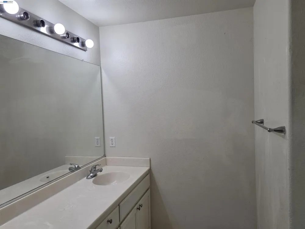 378 Alvarado St San Leandro, CA 94577