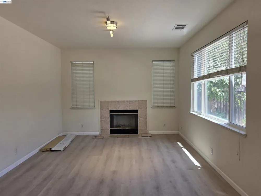 378 Alvarado St San Leandro, CA 94577